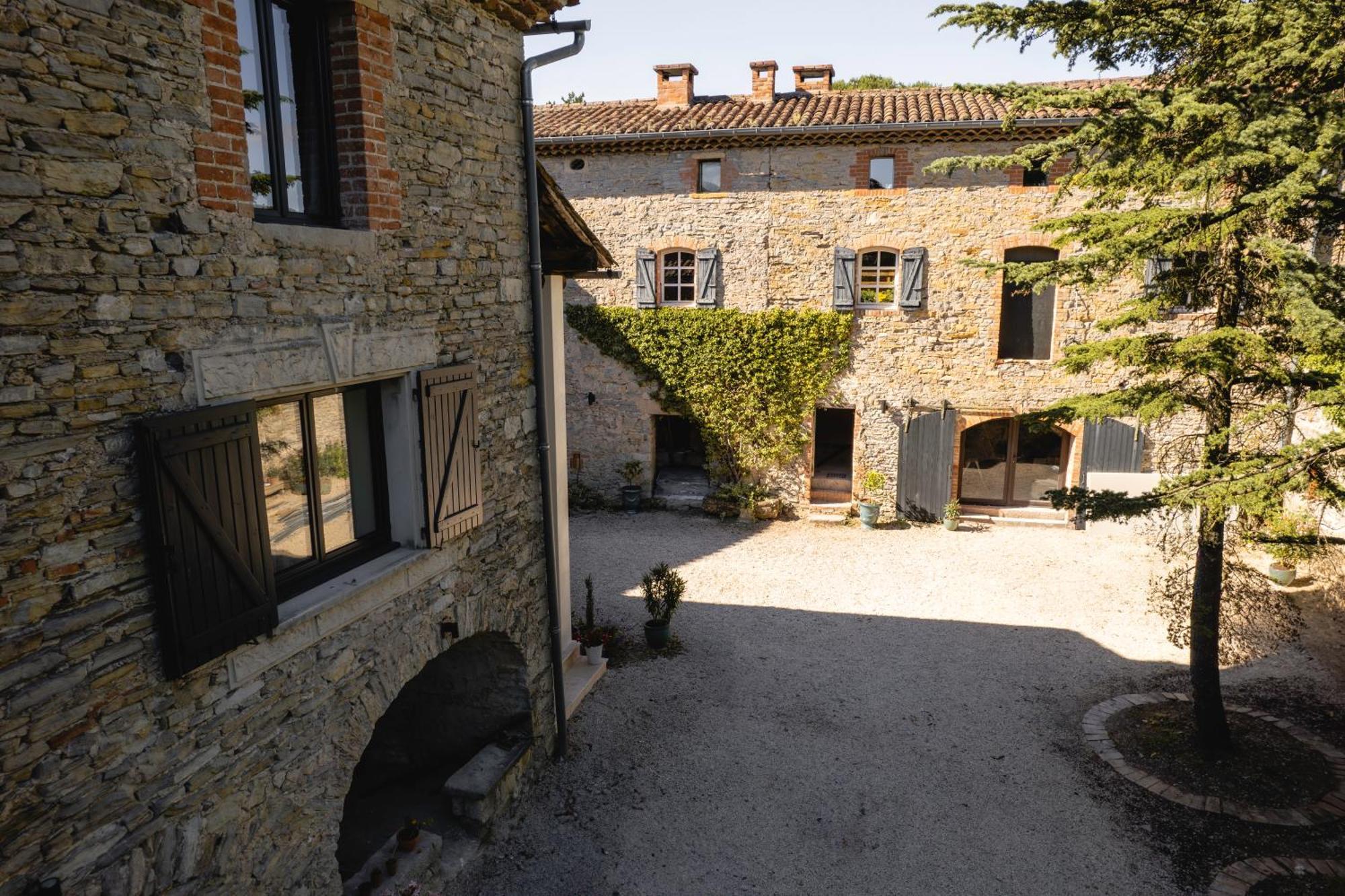 Les Terres Aoyama Hotel Saint Julien Les Rosiers Exterior foto