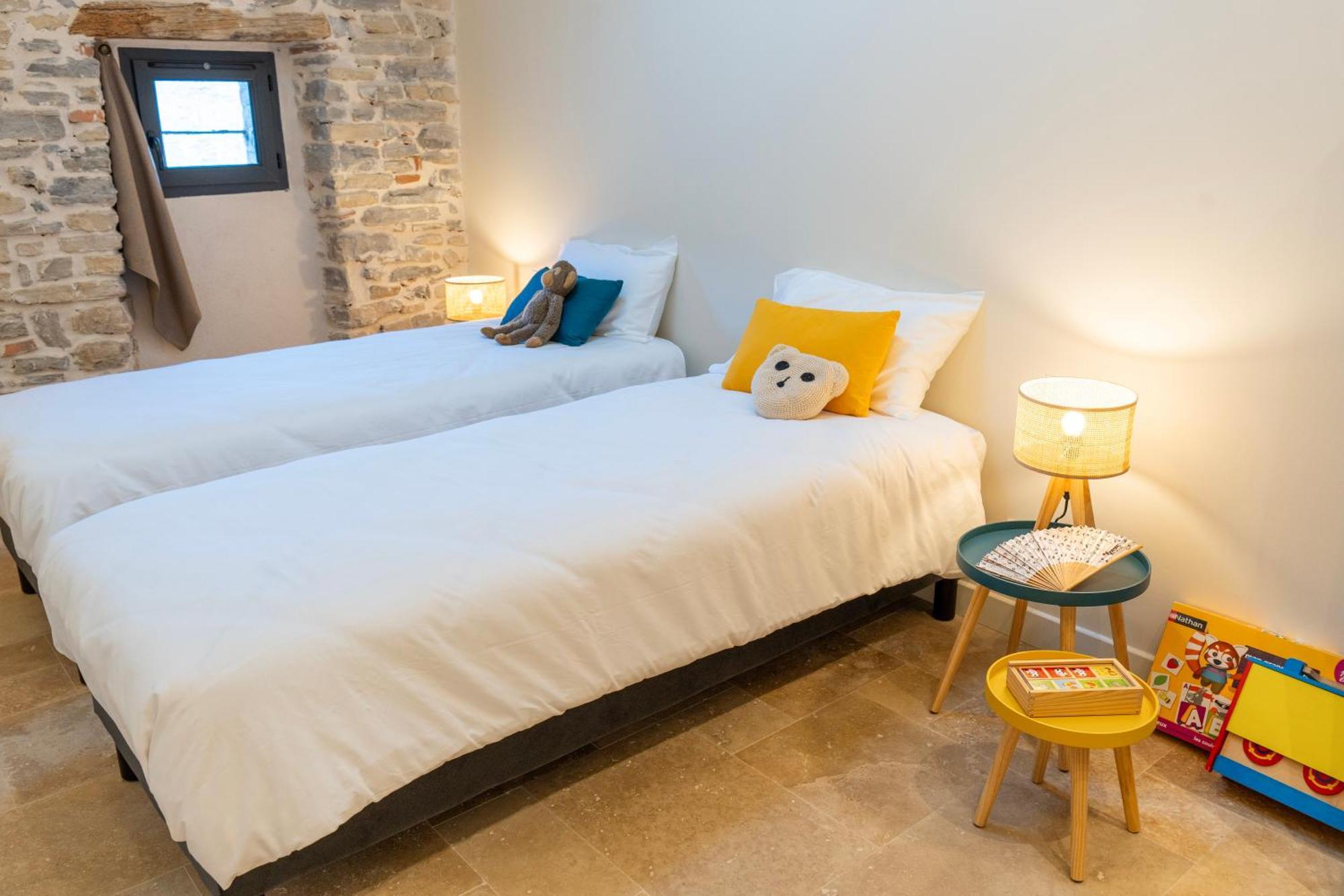 Les Terres Aoyama Hotel Saint Julien Les Rosiers Exterior foto