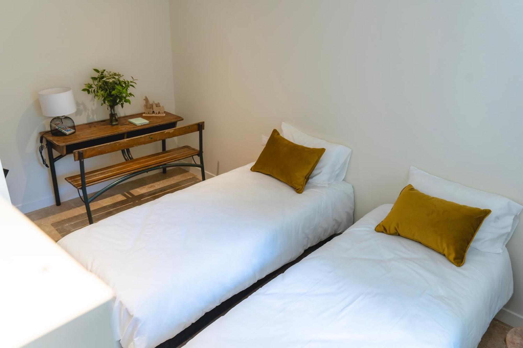Les Terres Aoyama Hotel Saint Julien Les Rosiers Exterior foto