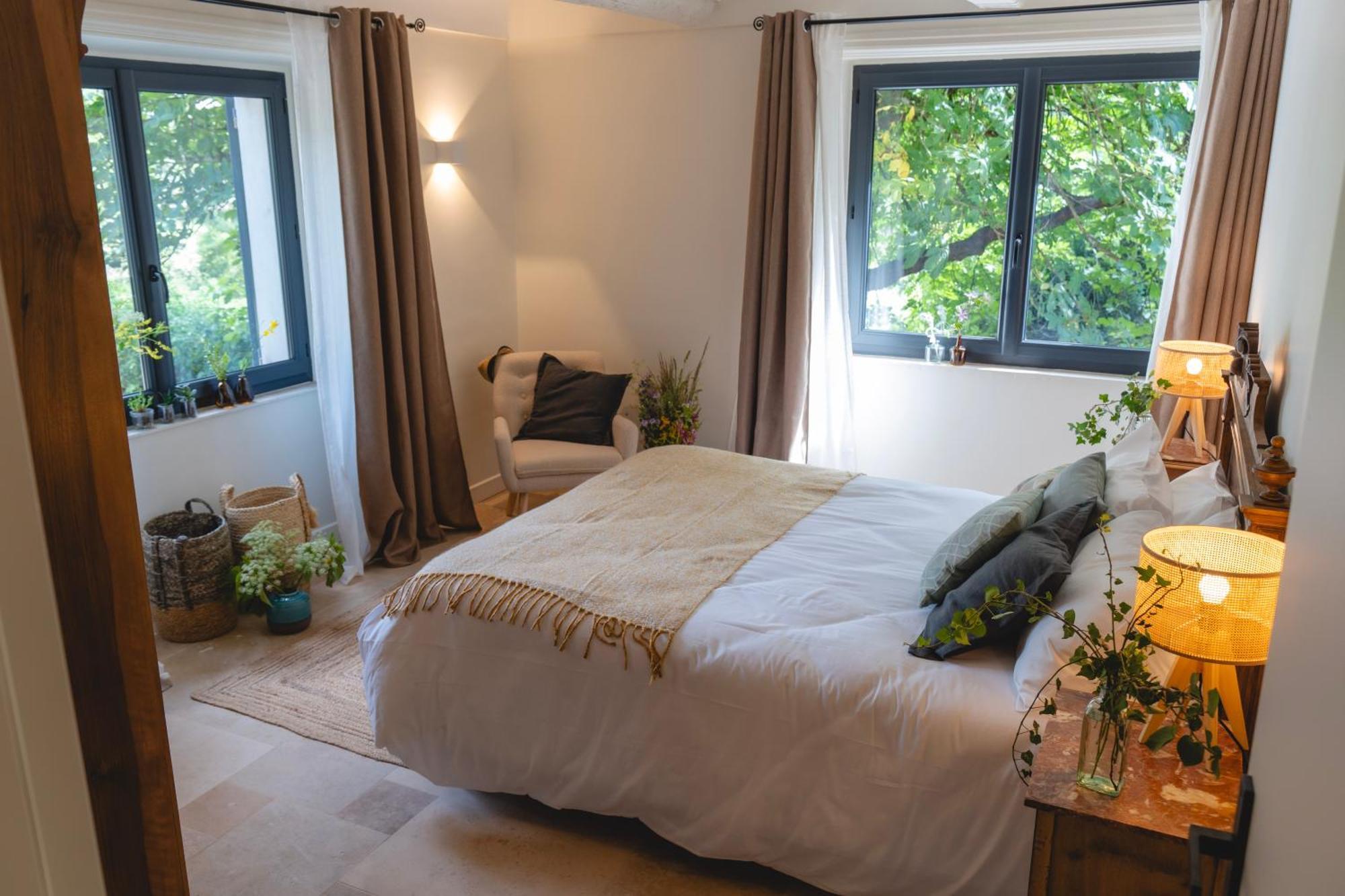 Les Terres Aoyama Hotel Saint Julien Les Rosiers Exterior foto